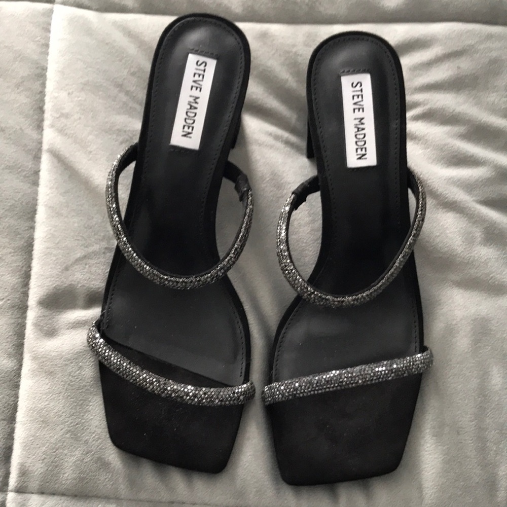 Black open toe shoes